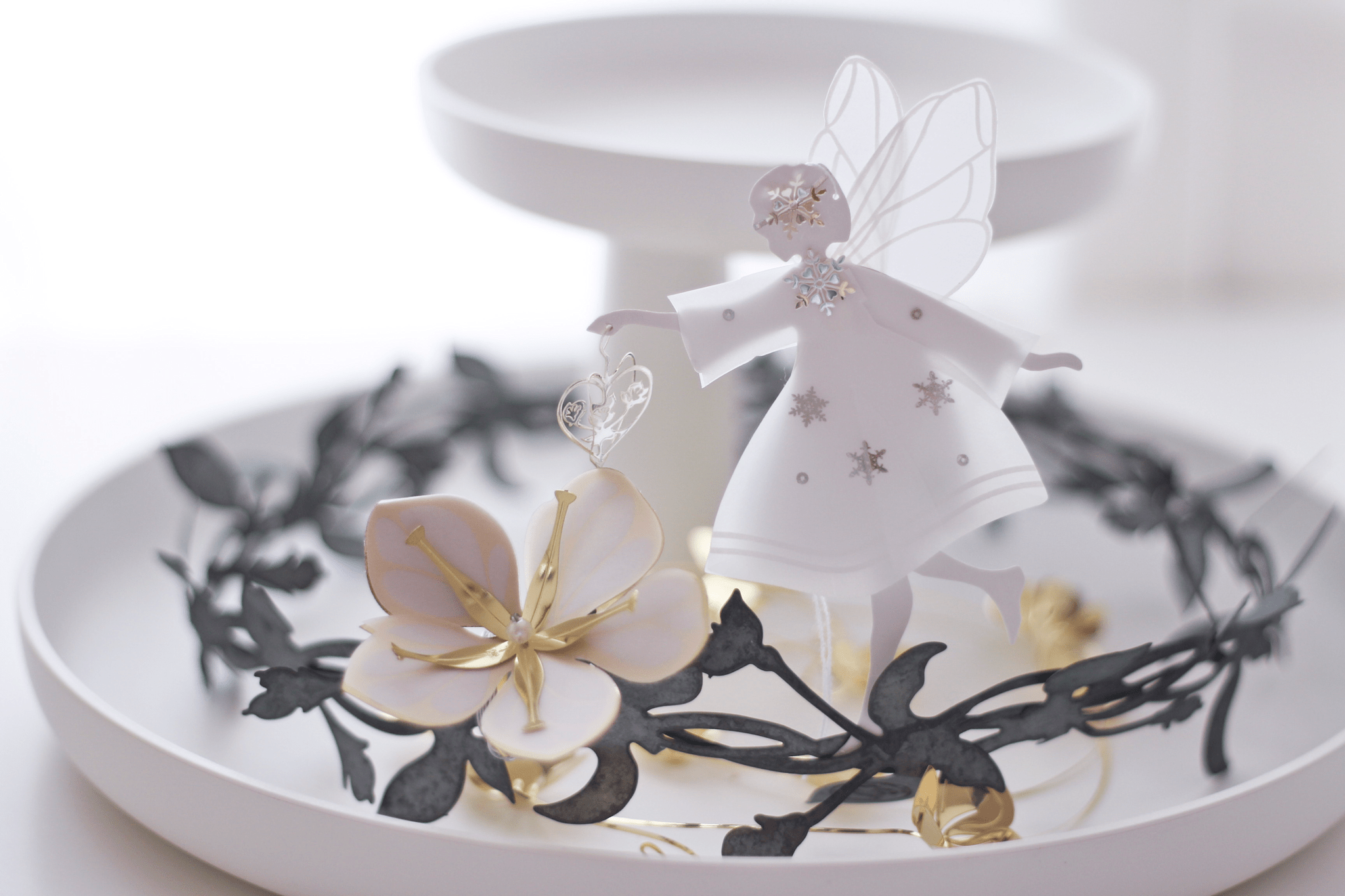 2 x Blomster, Hvid & Guld, mellem