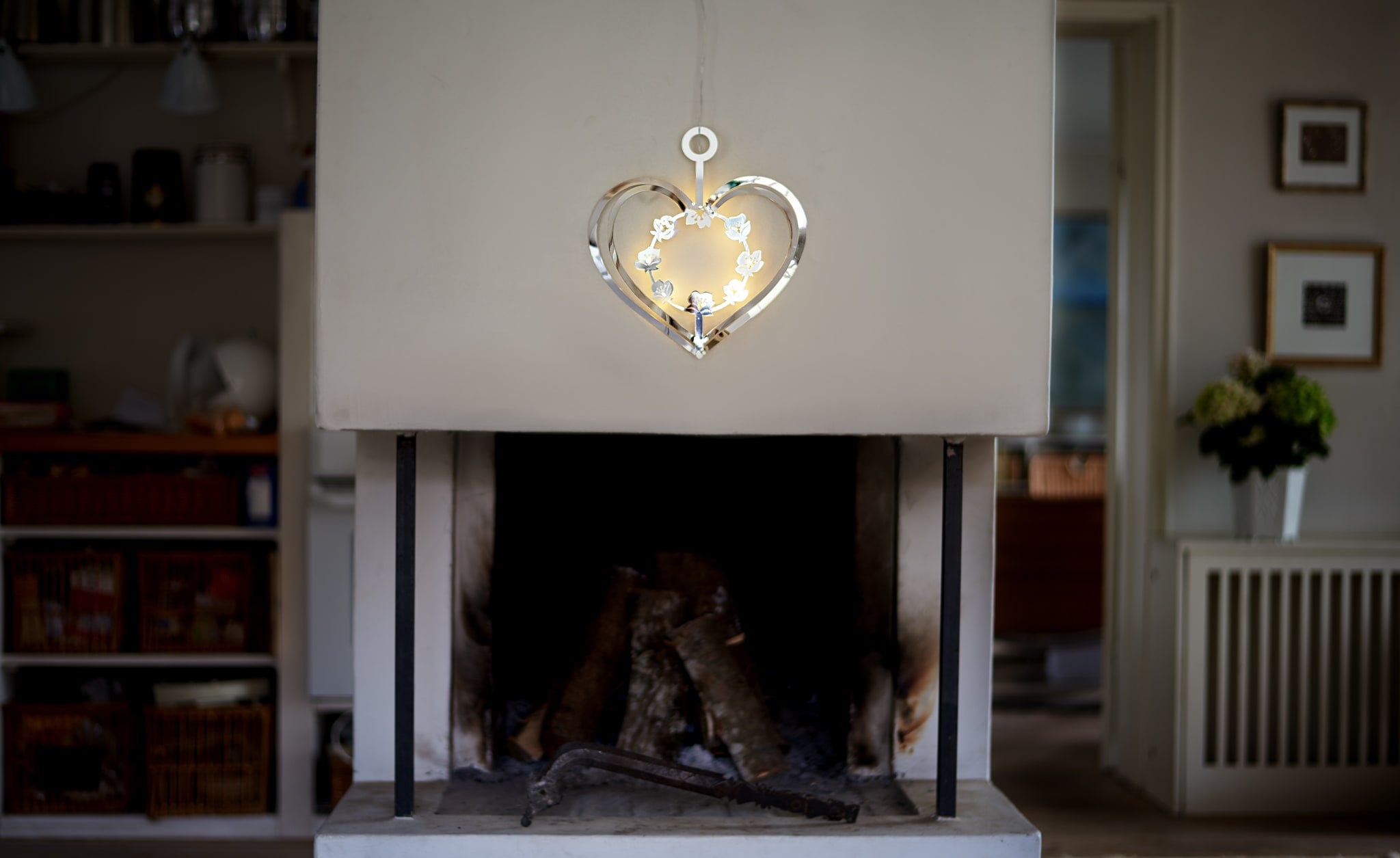 Silver heart with flower wreath & LED lights